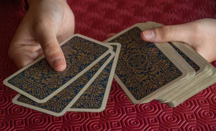 Para que serve o Baralho Cigano?  Central dos Tarólogos - Consultas de  Tarot Online - baralho cigano, jogo de tarot, cartas online de tarot, falar  com cartomante, cartomante, personare, videncia, baralho