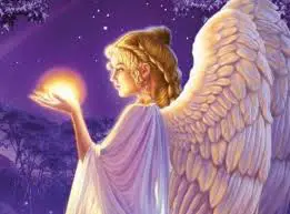 Figura angelica in primo piano