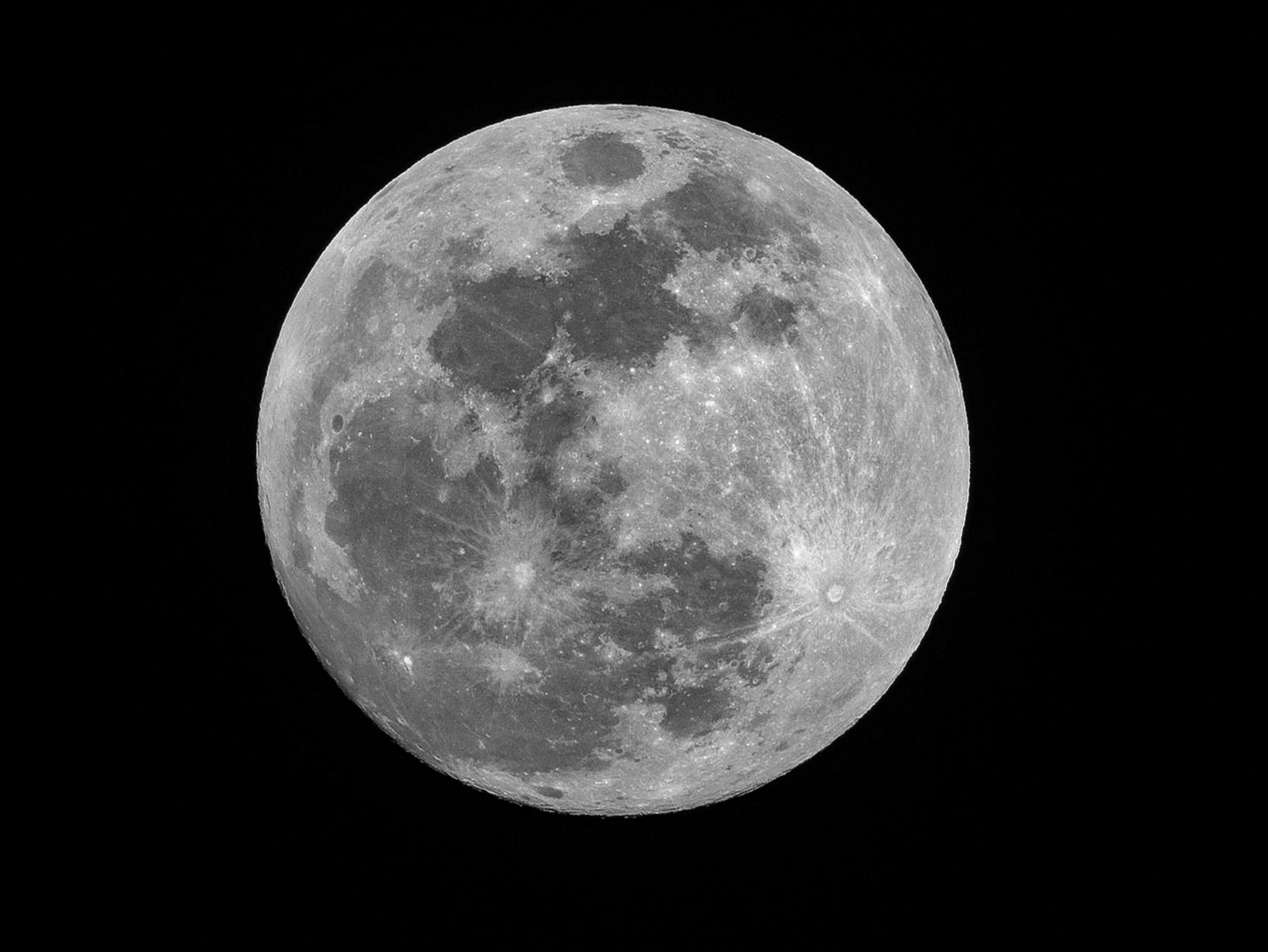 Luna vista dallo spazio