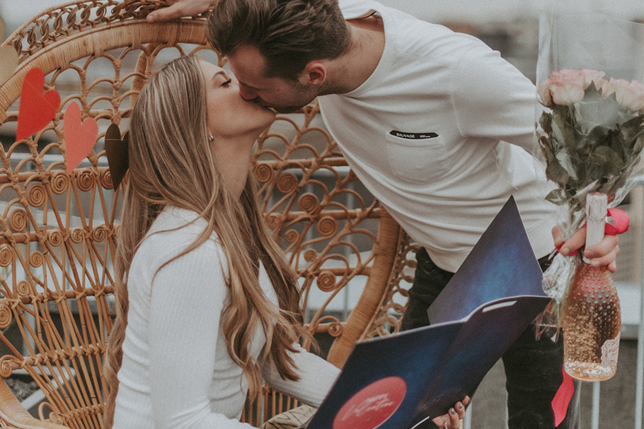 Man who gives his girlfriend a Valentine's Day gift for her